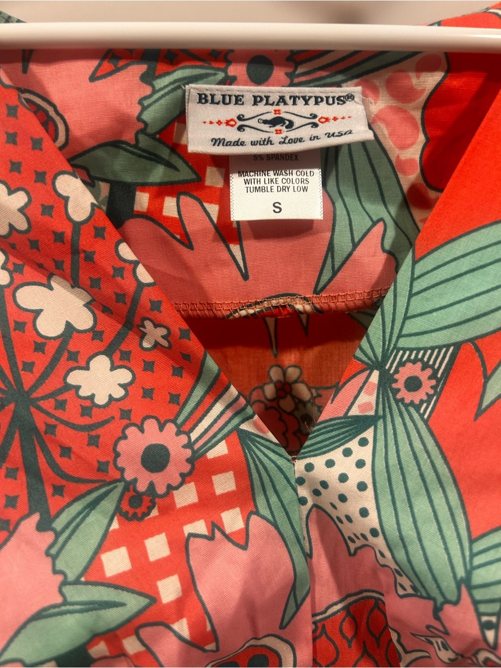 Vintage Inspired Floral Kaftan Mumu in Coral & Mint - Picture 3 of 7